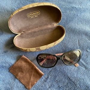 COACH sunglasses with case and cloth
